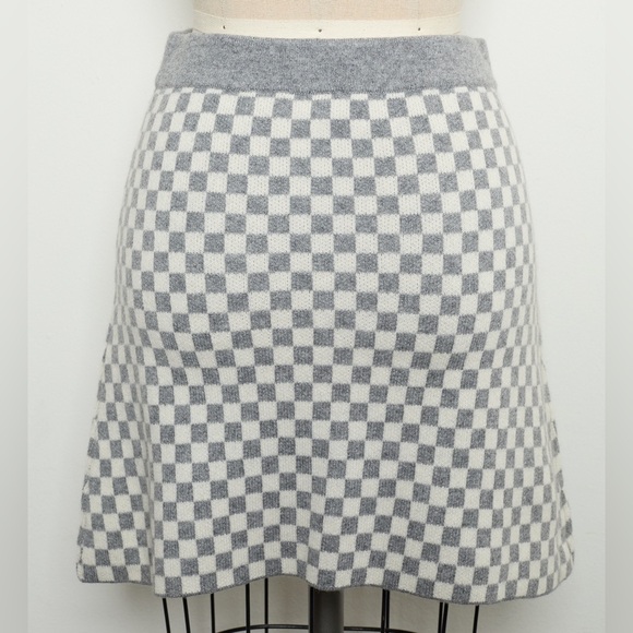 Checkerboard-Patterned Fitted A-line Mini skirt [NEW] - Picture 4 of 4
